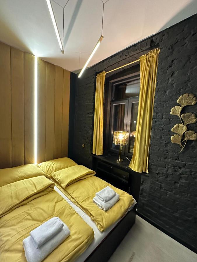 Darkhouse Versace Gold Łódź Esterno foto